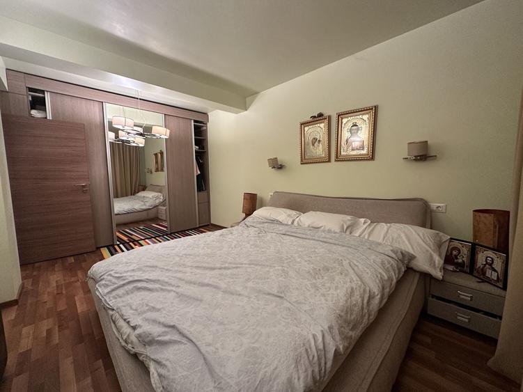 Casă individuală cu 5 camere cu Canalizare în Pipera