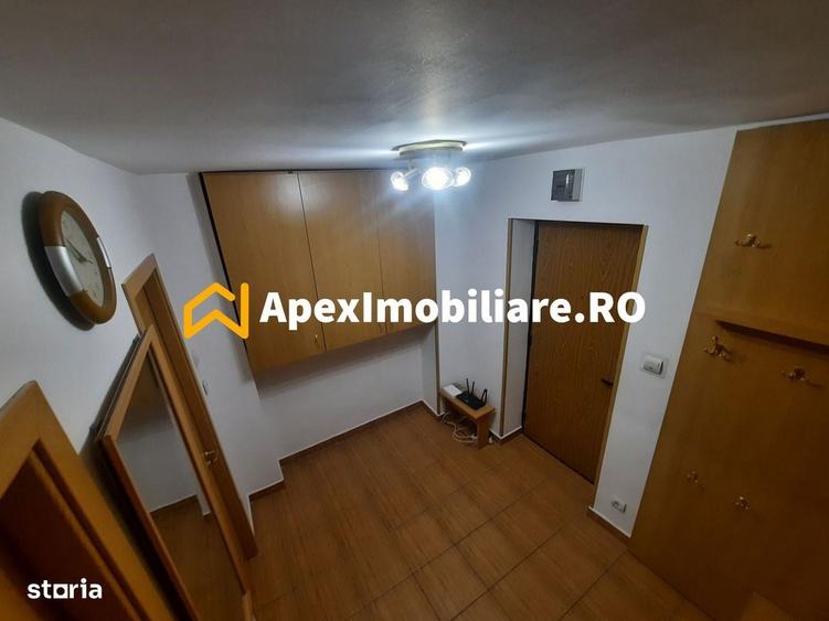 Garsonieră decomandată în Central