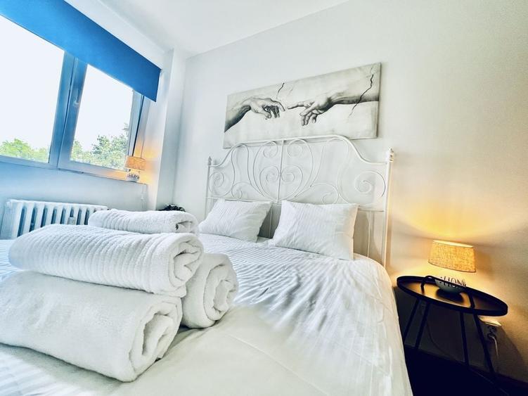 Apartament de inchiriat - ultracentral - Piata Victoriei - 1