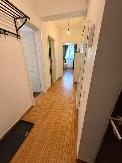 Apartament cu 3 camere decomandat, mobilat în Central