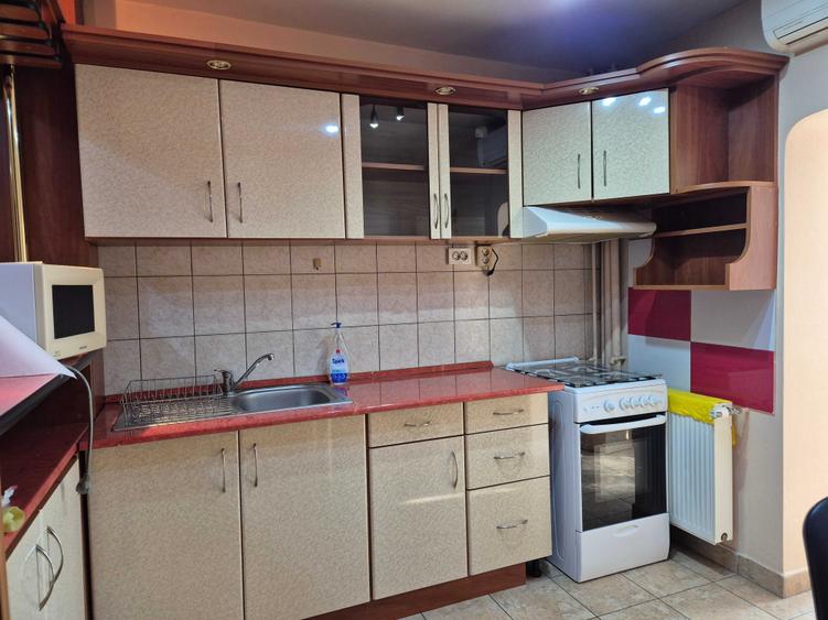 Apartament cu 2 camere decomandat în Podgoria