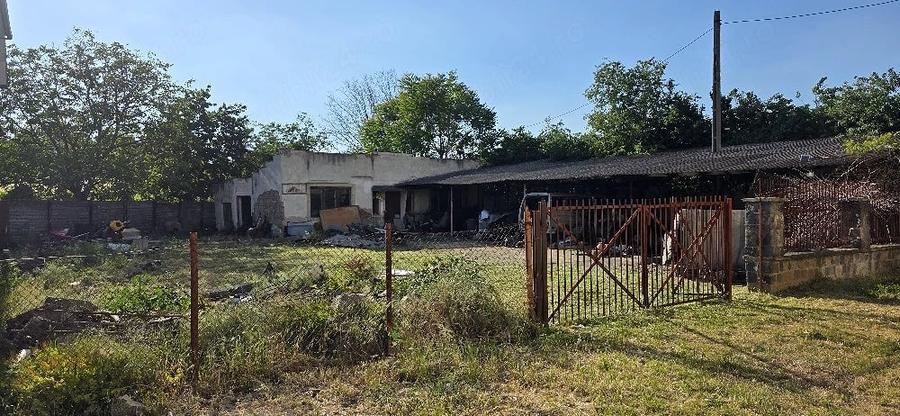 Casă cu 2 camere cu Teren 600 Mp în Elisabetin