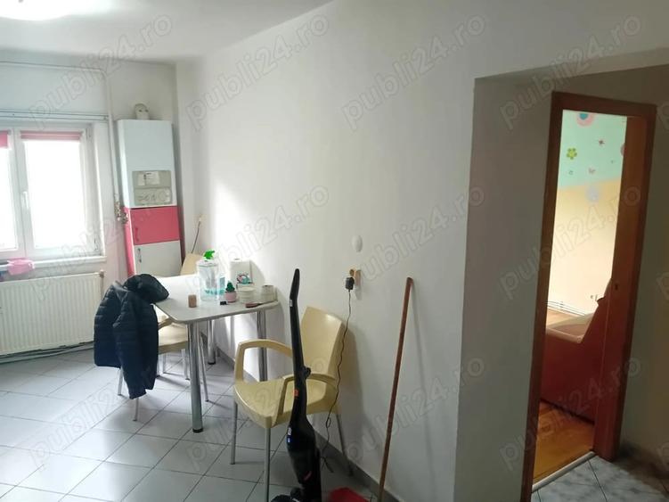 Apartament cu 2 camere decomandat în Precista