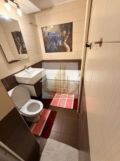 Apartament cu 3 camere semidecomandat, mobilat în Sălaj