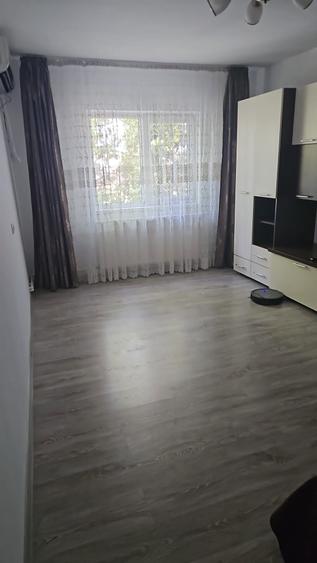 Apartament cu 2 camere decomandat în Băceni