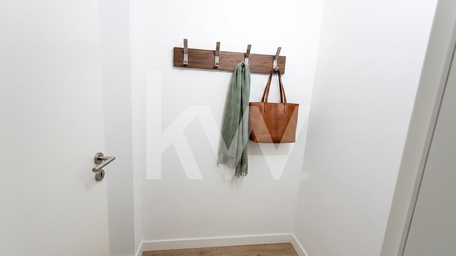 Apartament cu 4 camere decomandat, mobilat în Tractorul