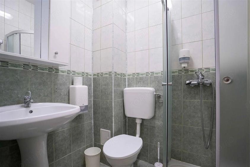Spațiu comercial, de 599 mp, în Sânmartin