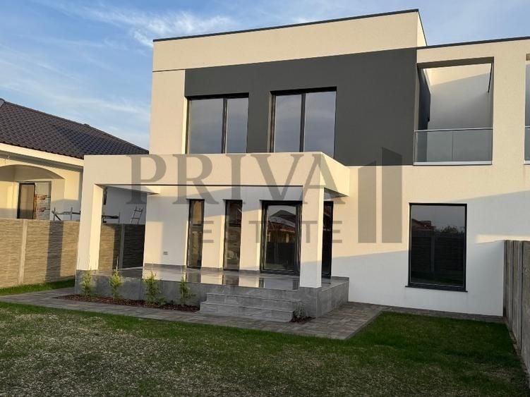Duplex cu 5 camere cu Canalizare în Dumbrăvița