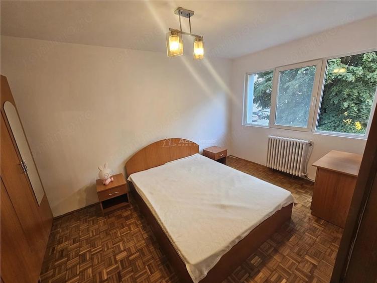 Apartament cu 3 camere semidecomandat în Cuptoare (Reșița)