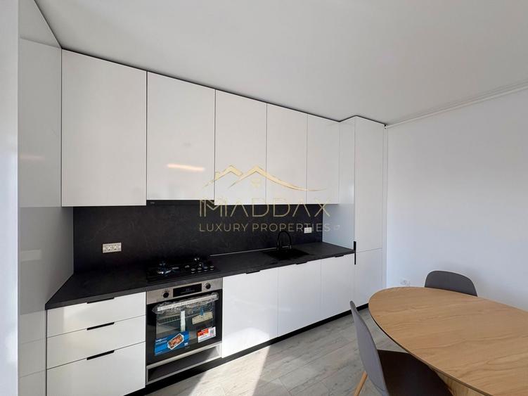 Apartament cu 3 camere semidecomandat, mobilat în Băneasa