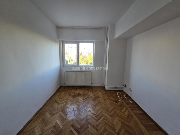 Apartament cu 3 camere decomandat în P-ța Mihai Viteazu