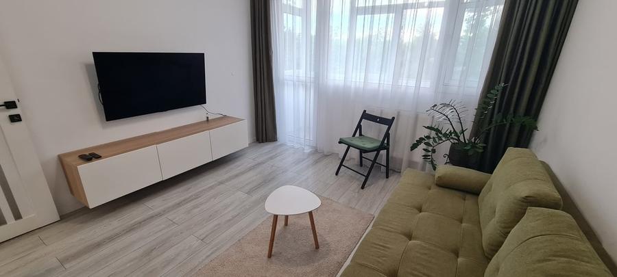 Apartament cu 2 camere decomandat în Eroii Revoluției