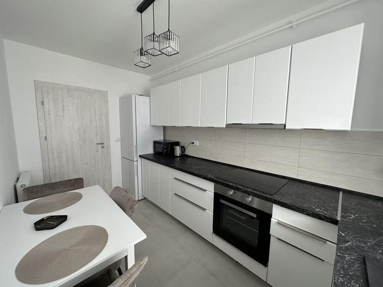 Apartament cu 2 camere decomandat în Exterior Vest