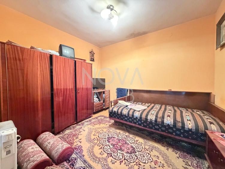 Casă individuală cu 6 camere cu Canalizare în Central