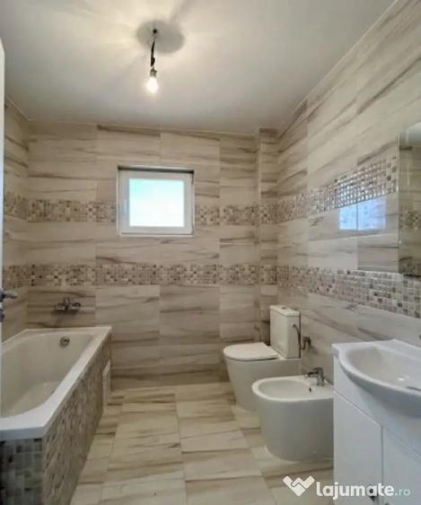 Casă cu 5 camere cu Teren 300 Mp în Sânandrei