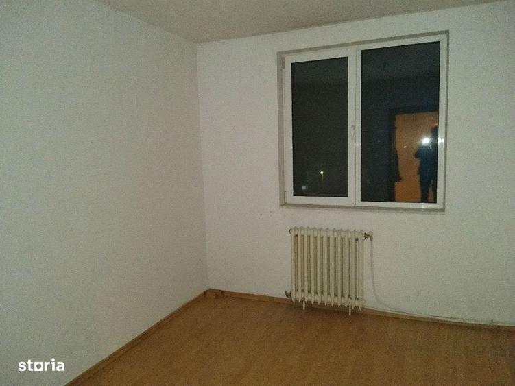 Apartament cu 3 camere decomandat în Humulești