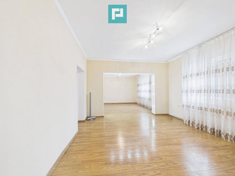 Casă individuală cu 6 camere cu Canalizare în Buteni
