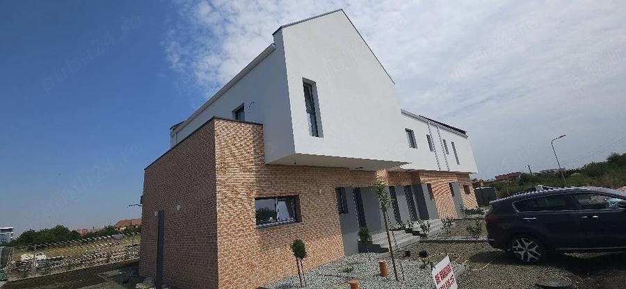 Casă cu 4 camere cu Teren 316 Mp în Săcălaz