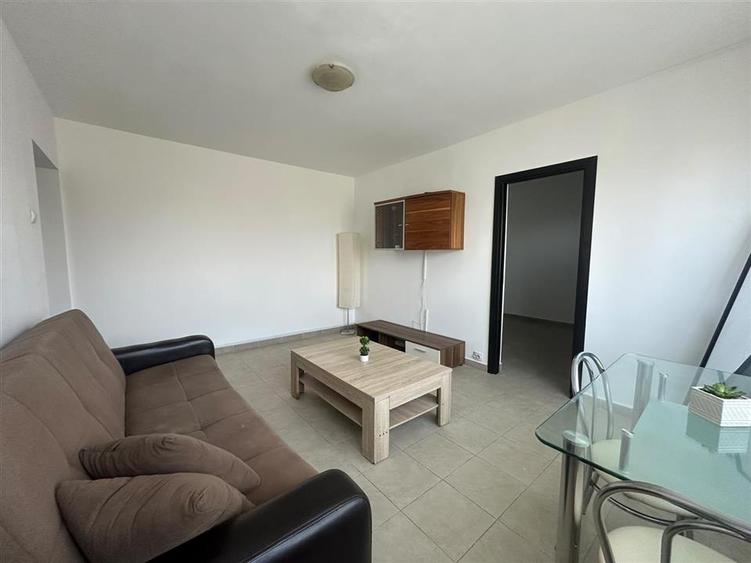 Apartament cu 2 camere semidecomandat în Rogerius