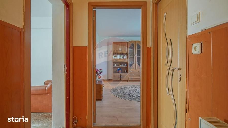 Apartament cu 4 camere în Stupini