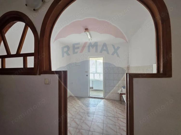 Apartament cu 2 camere decomandat în Vitrometan
