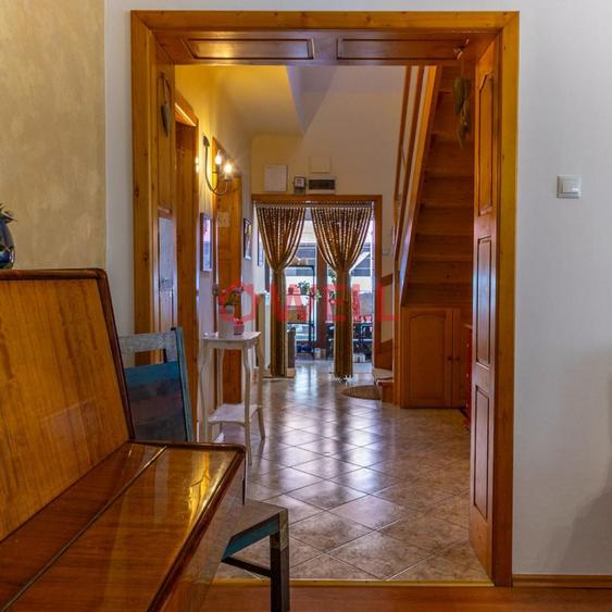 Casă individuală cu 6 camere cu Teren 250 Mp în Unirii