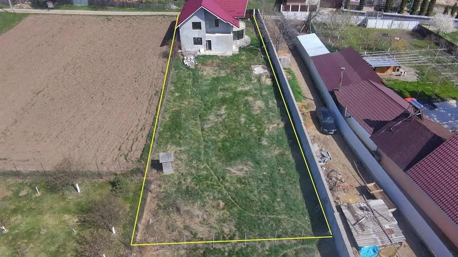 Casă cu Teren 953 Mp în Gura Văii