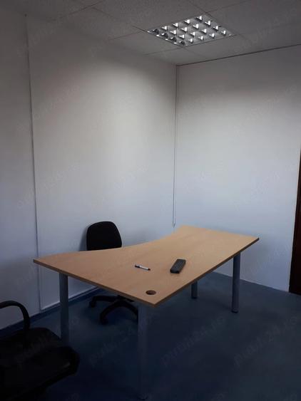 Apartament cu 5 camere decomandat în Titan