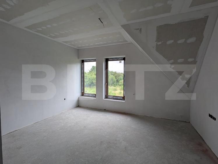 Duplex cu 4 camere cu Canalizare în Aiton