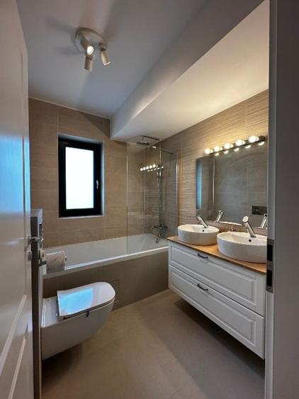 Duplex cu 5 camere cu Canalizare în Corbeanca