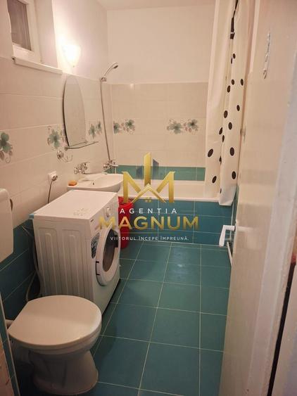Apartament cu 2 camere semidecomandat, mobilat în Decebal