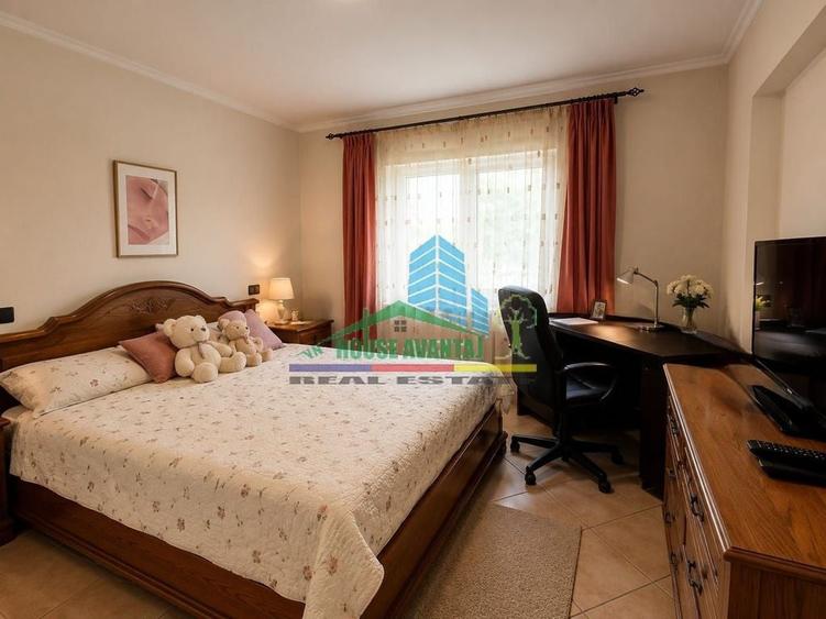 Apartament cu 4 camere decomandat în Ultracentral