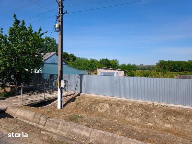 Casă cu 4 camere cu Teren 96 Mp în Peceneaga