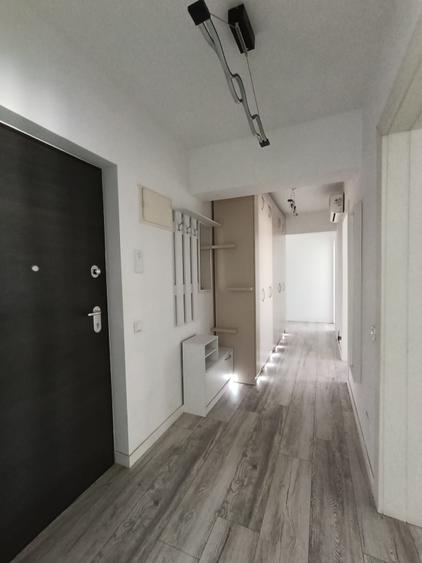 Apartament cu 3 camere decomandat în Lujerului