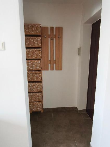 Apartament cu 2 camere semidecomandat, mobilat în Complex Studențesc