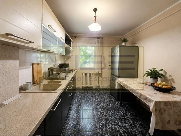 Apartament cu 4 camere decomandat, mobilat în Hala Centrală