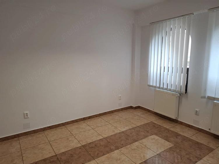 Casă cu Teren 35 Mp în Central