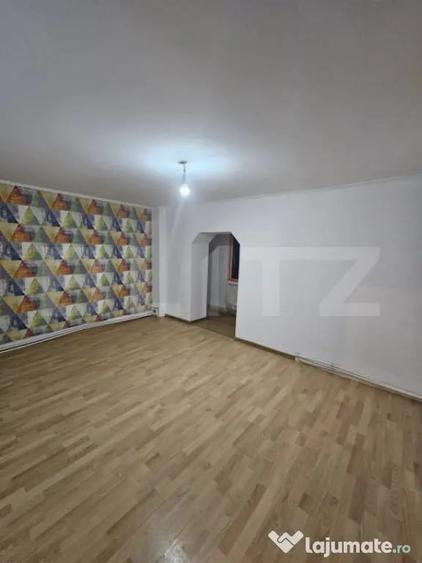 Apartament cu 4 camere decomandat în Obcini