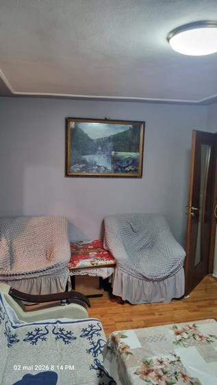 Apartament cu 3 camere semidecomandat în Sălaj