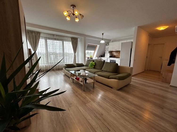 Apartament cu 2 camere decomandat în Lipovei