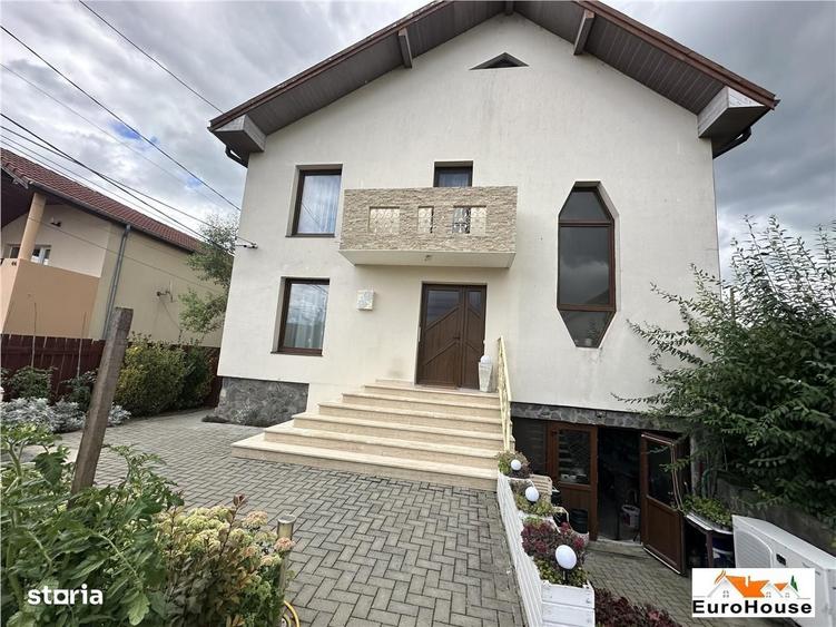 Casă cu 4 camere în Partoș