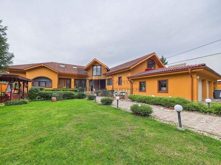 Casă individuală cu 9 camere cu Teren 1417 Mp în Snagov