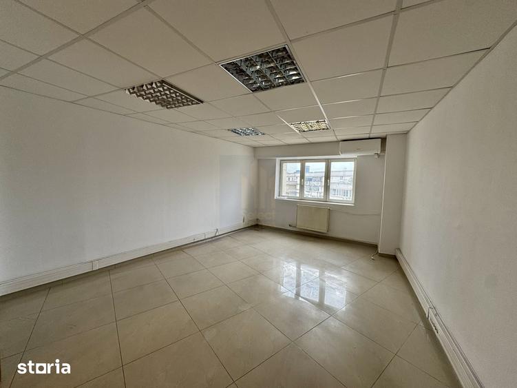 Spațiu comercial, de 40 mp, în Centrul Civic