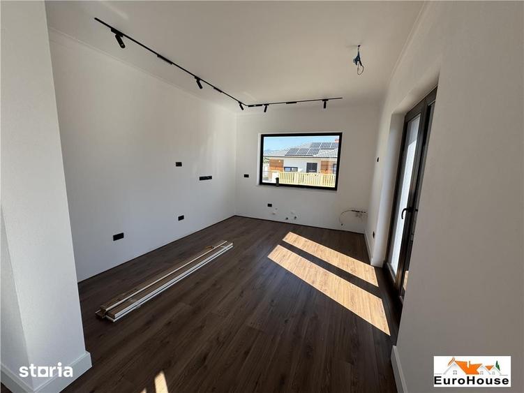 Casă cu 4 camere cu Teren 500 Mp în Central