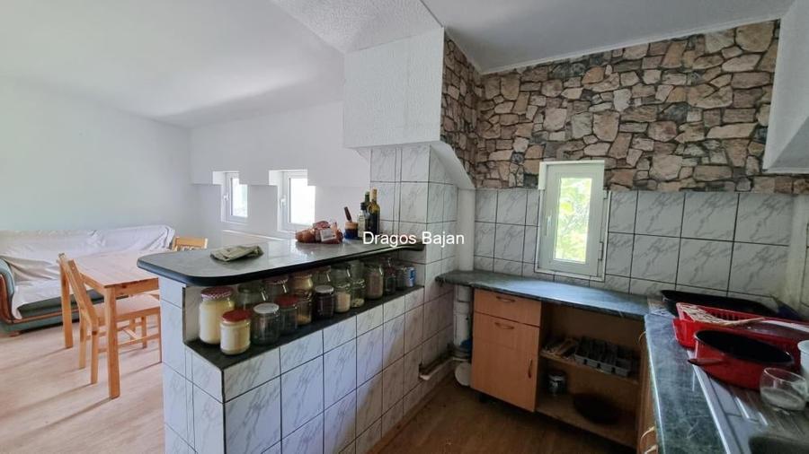 Apartament cu 4 camere decomandat în Armeneasca