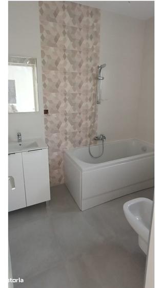 Apartament cu 3 camere decomandat în Păulești