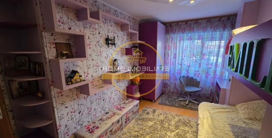 Apartament cu 3 camere decomandat, mobilat în Nicolina