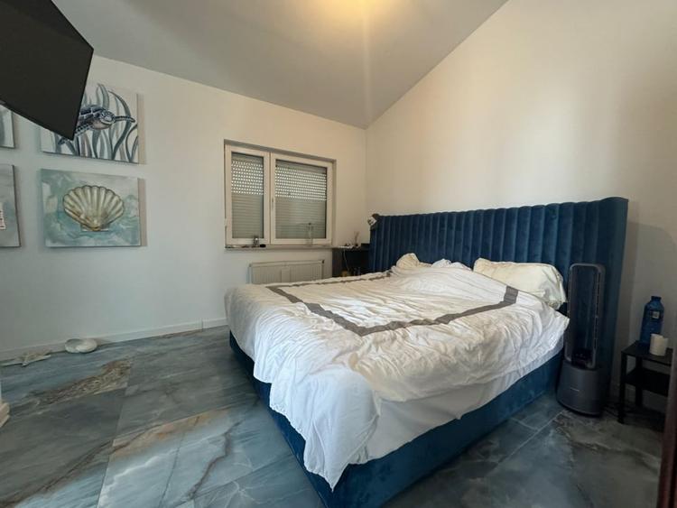 Apartament cu 4 camere decomandat, mobilat în Băneasa