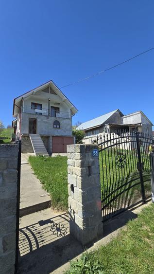 Casă individuală cu 4 camere cu Canalizare în Mărgineni