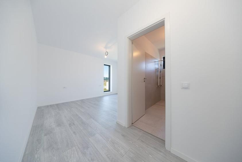 Casă cu 4 camere cu Teren 500 Mp în Central